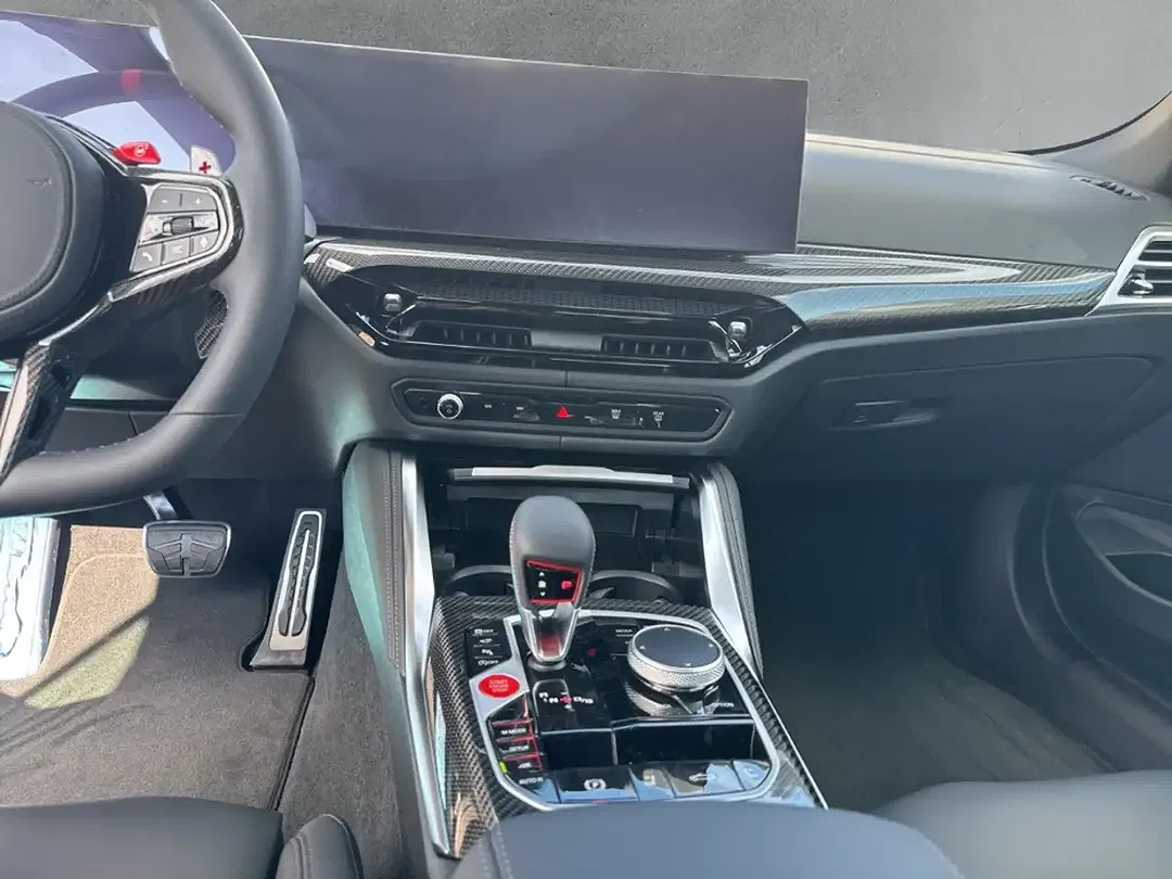 BMW M4 xDrive Competition Convertible - Thumbnail 17