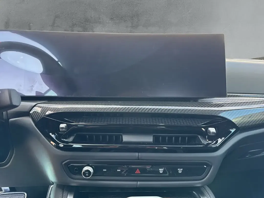BMW M4 xDrive Competition Convertible - Thumbnail 18
