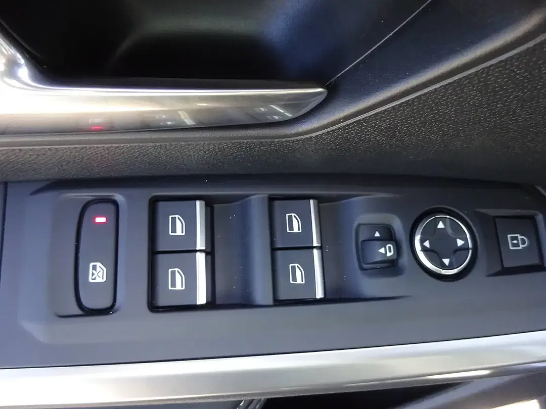 Peugeot 5008 145 Hybrid GT - foto 15