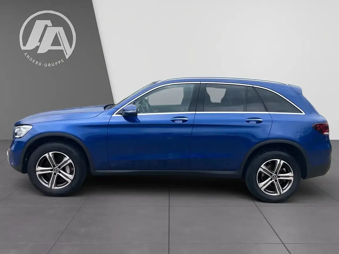 Mercedes-Benz GLC 300 4MATIC - Thumbnail 3