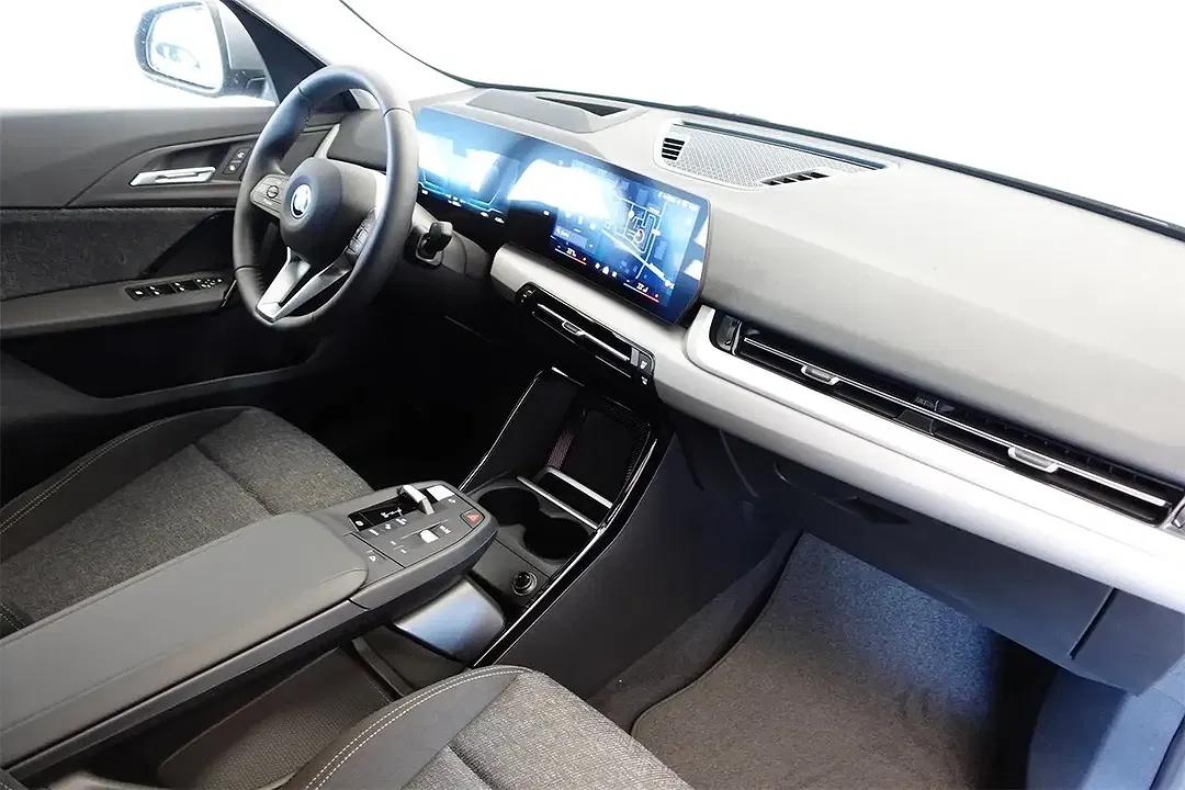 BMW iX2 eDrive - Thumbnail 3