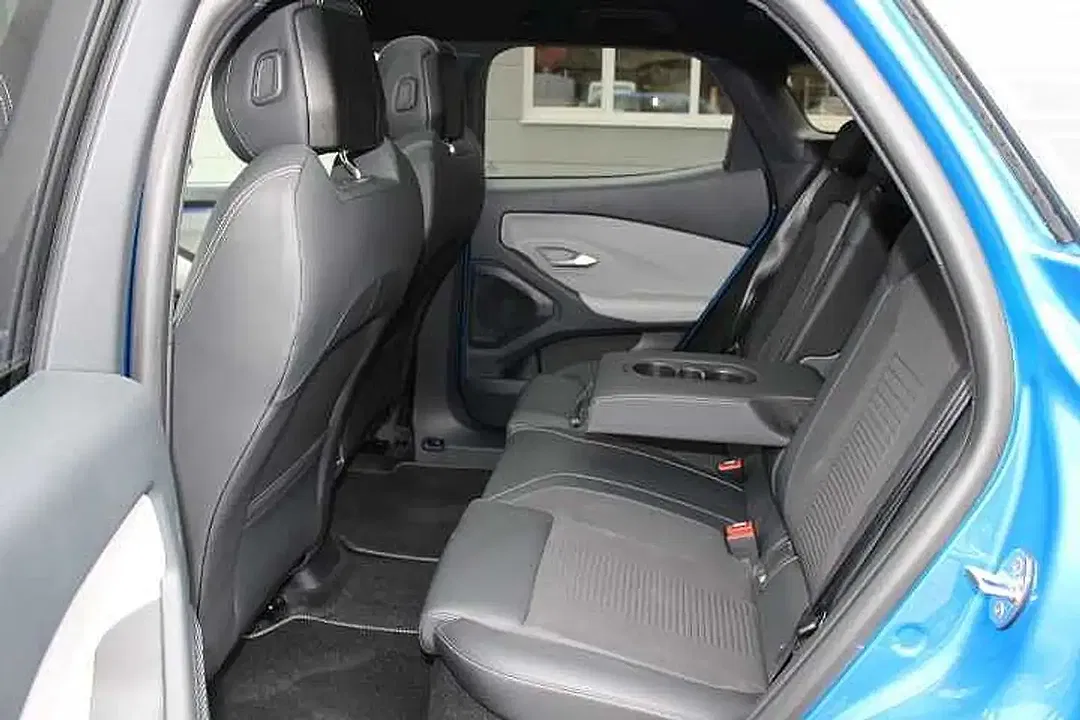 Ford Explorer Premium - Thumbnail 12