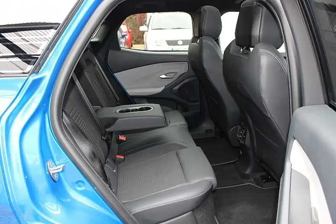 Ford Explorer Premium - Thumbnail 13