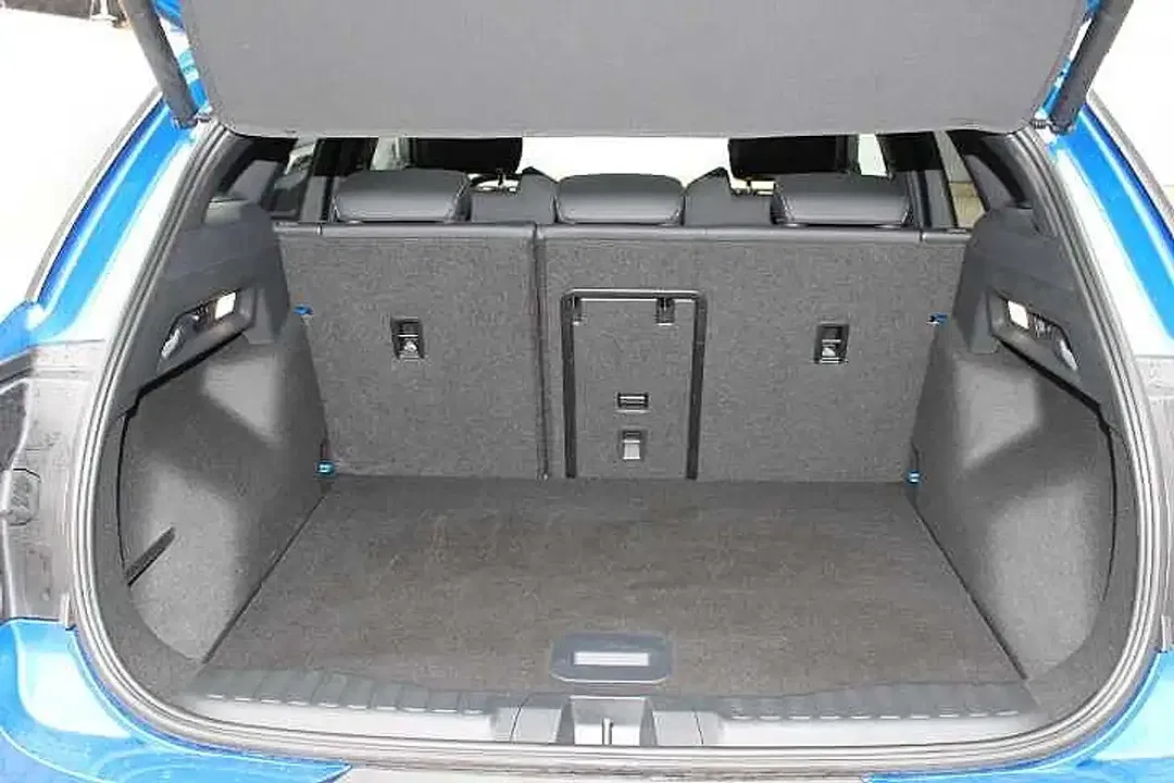 Ford Explorer Premium - Thumbnail 15