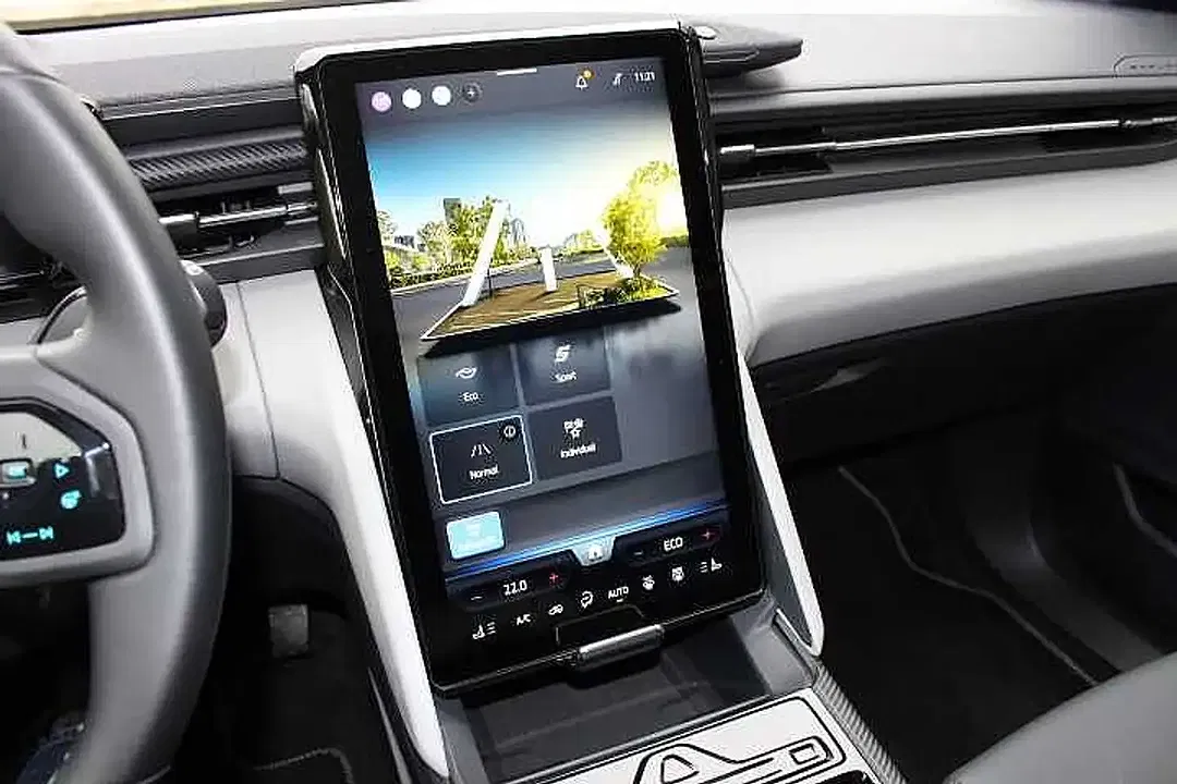 Ford Explorer Premium - Thumbnail 18