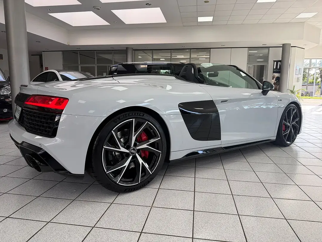 Audi R8 5.2 FSI exclusive - Thumbnail 4