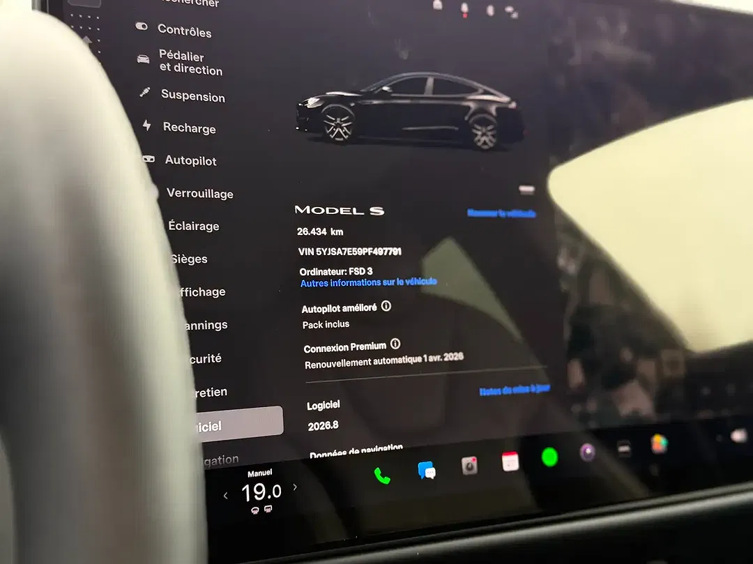 Tesla Model S Long Range - Thumbnail 21