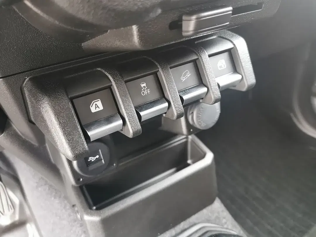 Suzuki Jimny 1.5 - Thumbnail 11