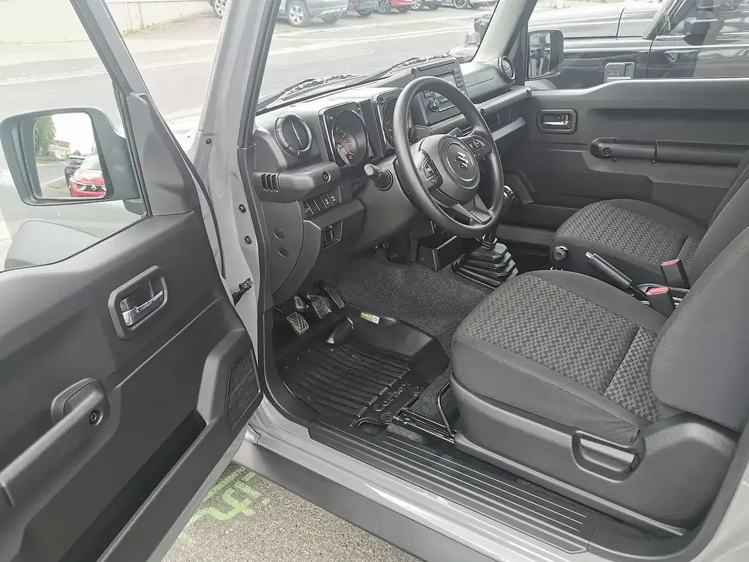 Suzuki Jimny 1.5 - Thumbnail 8