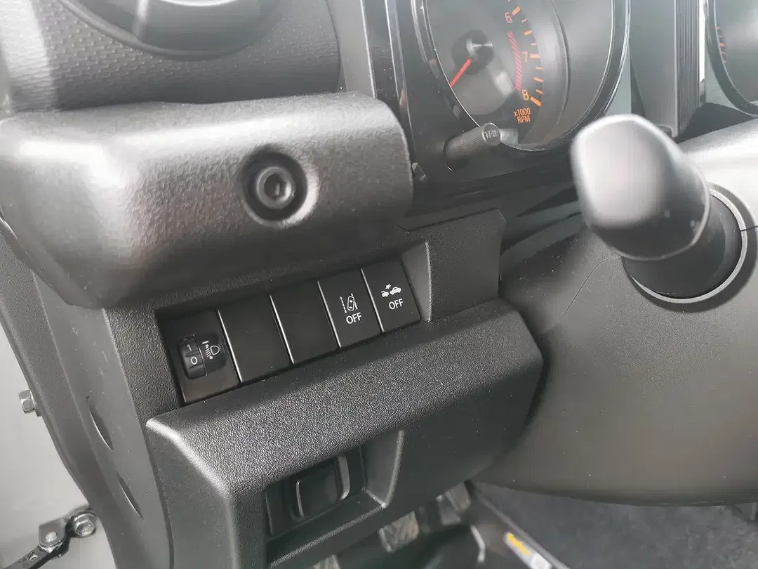 Suzuki Jimny 1.5 - Thumbnail 9