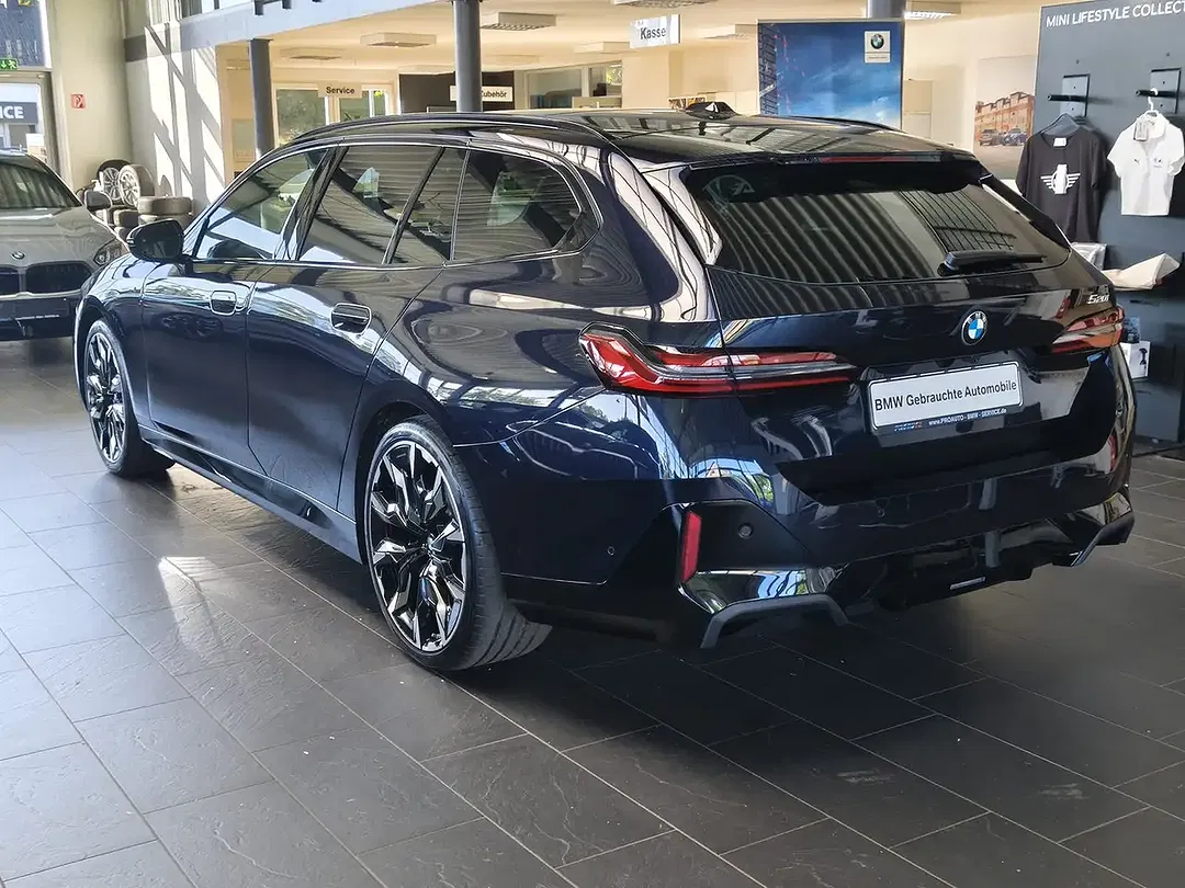 BMW 520 Touring M Sport Pro - Thumbnail 4