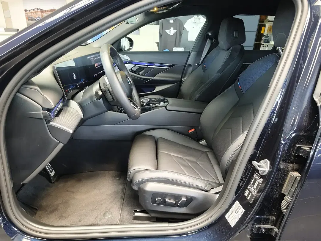 BMW 520 Touring M Sport Pro - Thumbnail 8