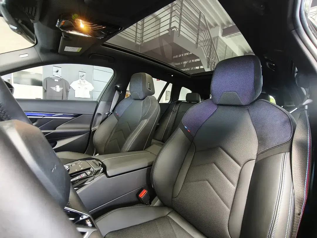 BMW 520 Touring M Sport Pro - Thumbnail 9