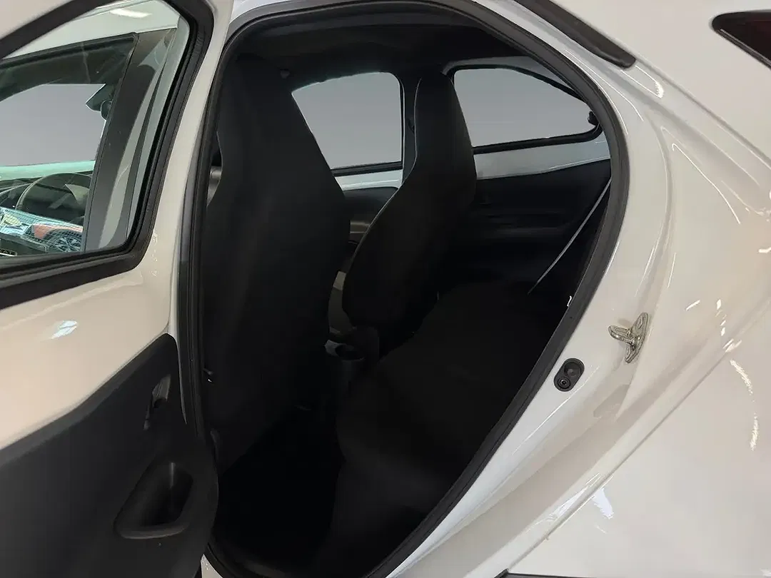 Toyota Aygo Business Edition - Thumbnail 13