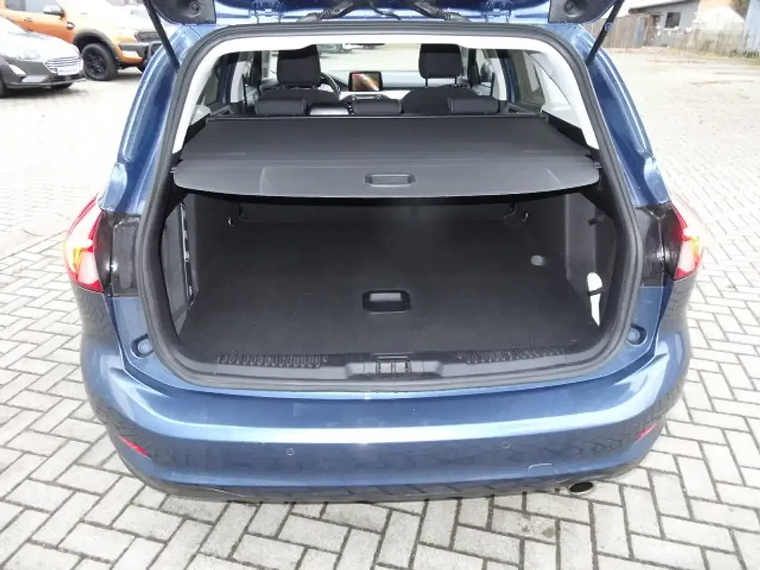 Ford Focus - Thumbnail 5