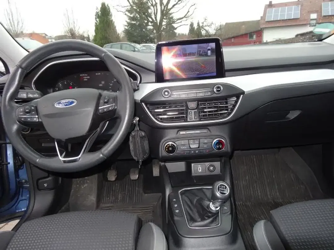 Ford Focus - Thumbnail 8