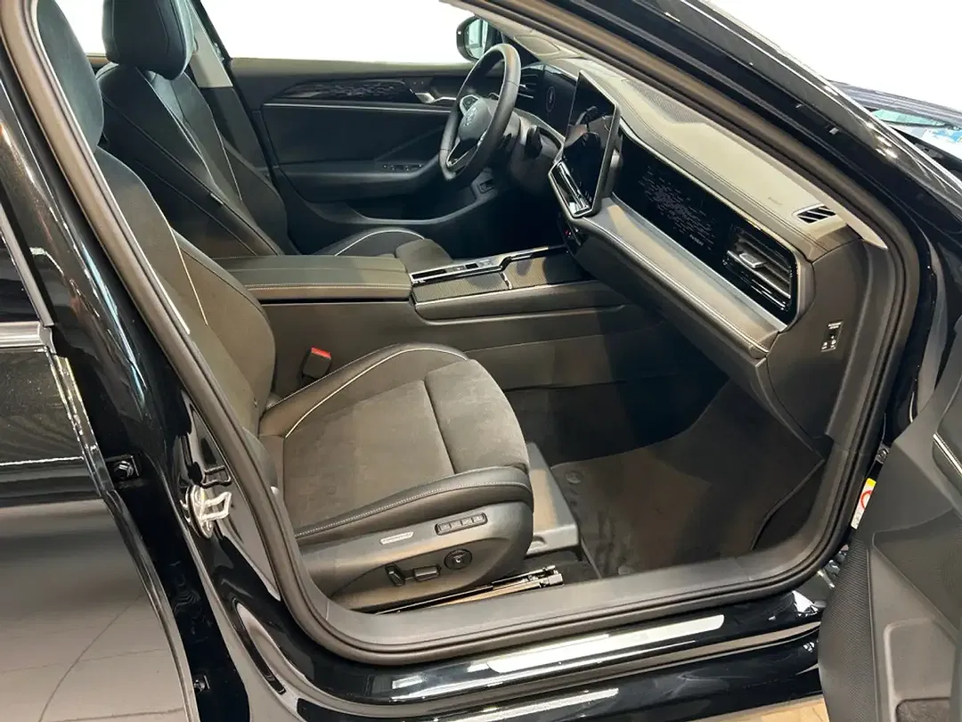 Volkswagen Passat Variant 1.5 eTSI DSG Elegance - Thumbnail 8