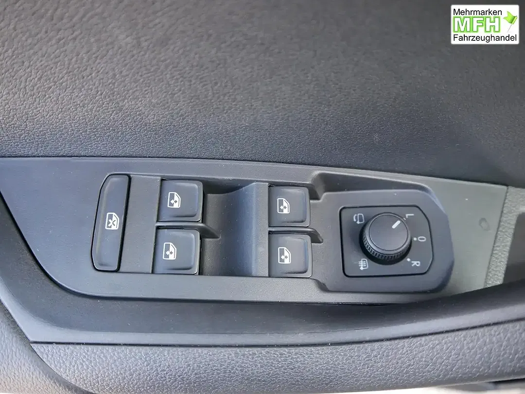 Skoda Karoq 2.0 TDI DSG 4x4 Sportline - Thumbnail 11