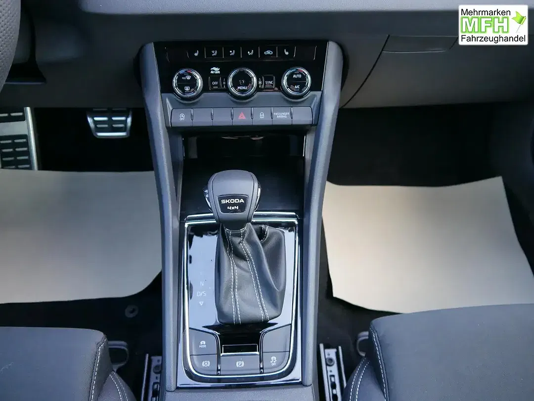 Skoda Karoq 2.0 TDI DSG 4x4 Sportline - Thumbnail 12