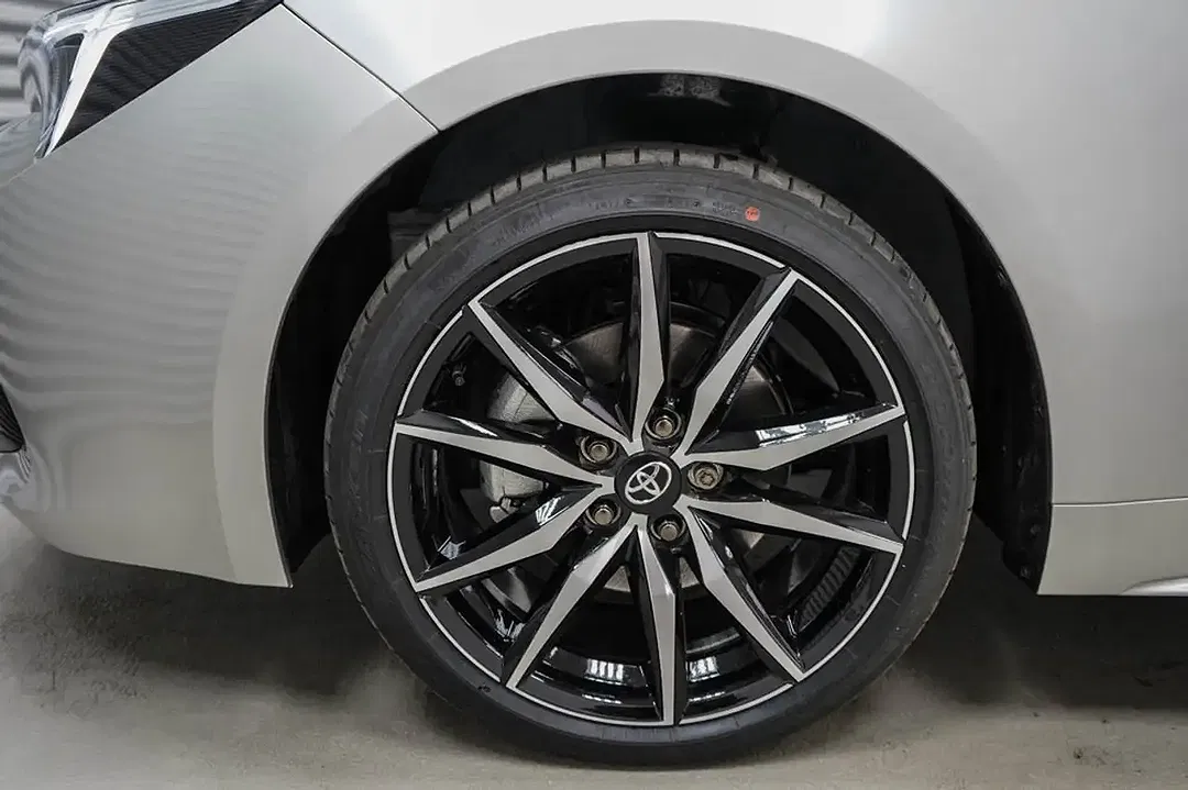 Toyota Corolla Hybrid GR Sport - Thumbnail 5