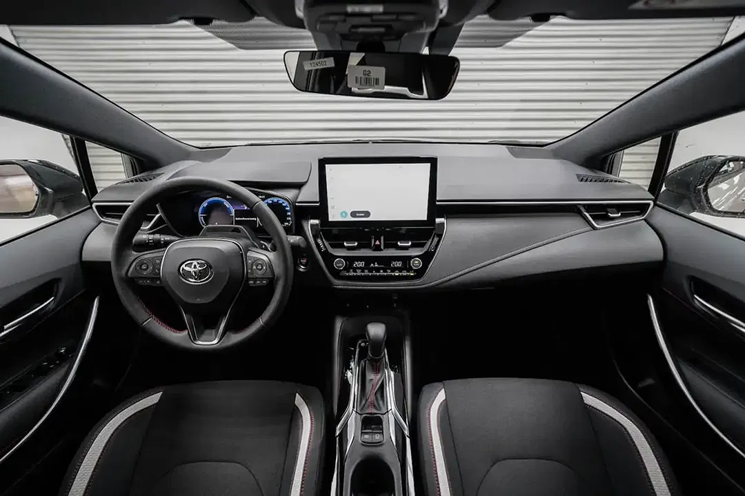 Toyota Corolla Hybrid GR Sport - Thumbnail 6