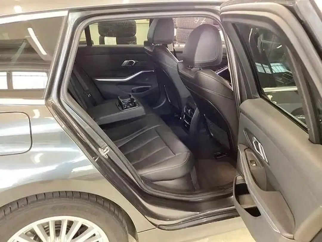 BMW 320 Touring Luxury Line - Thumbnail 5