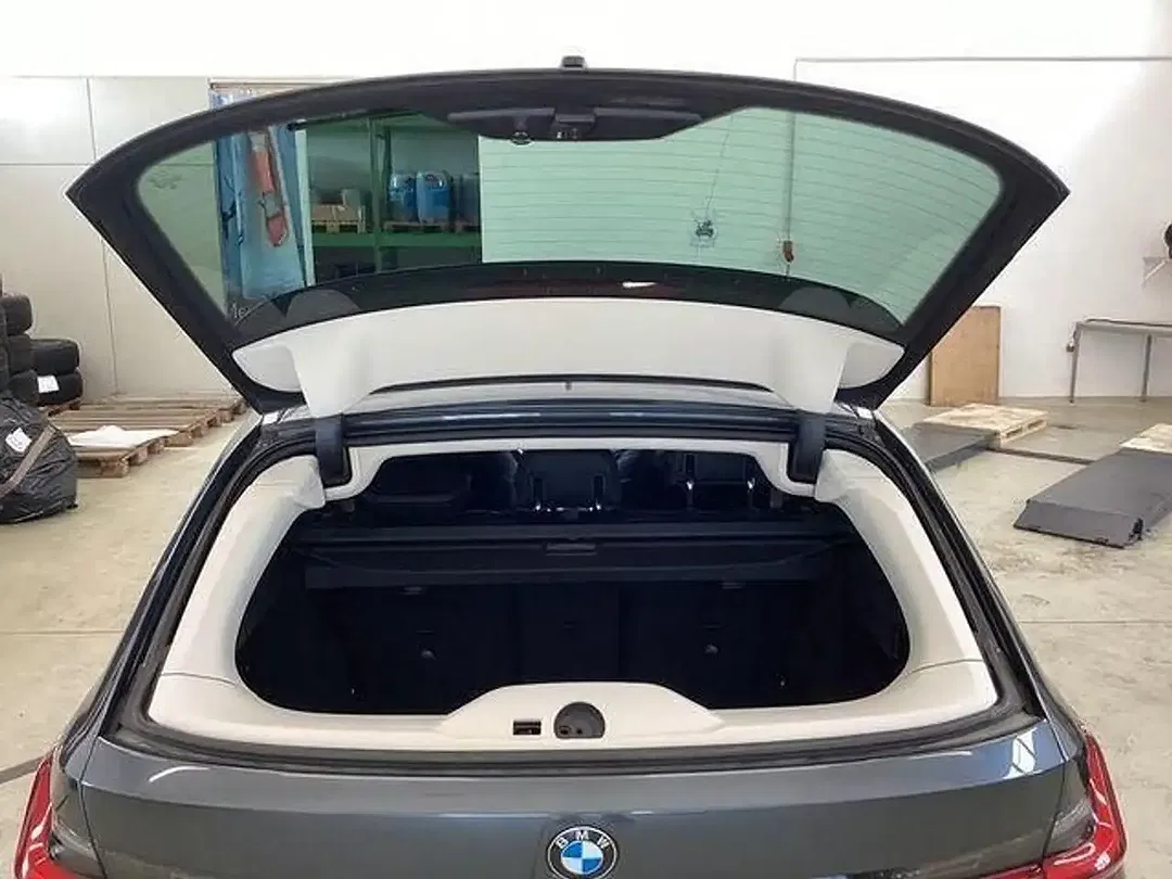 BMW 320 Touring Luxury Line - Thumbnail 6