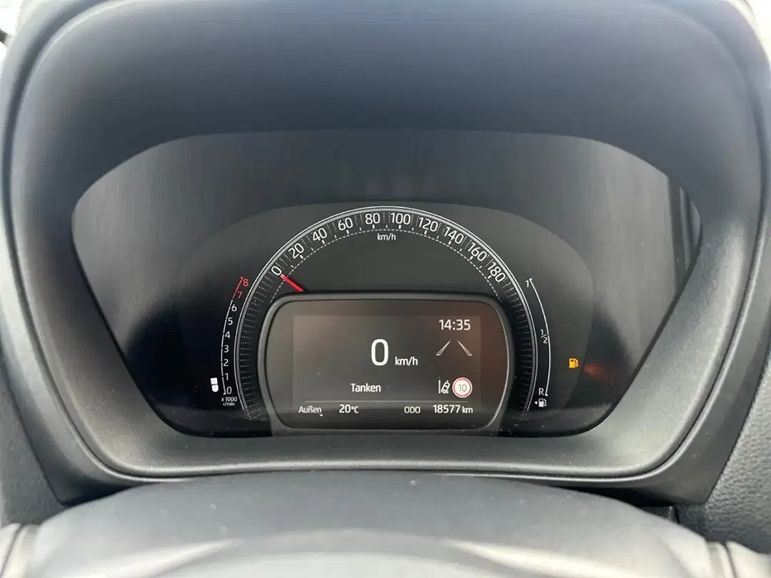 Toyota Aygo X Teamplayer - Thumbnail 11