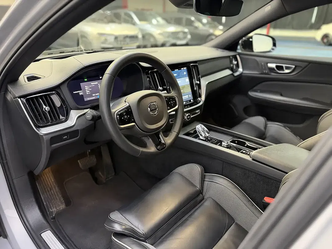 Volvo S60 AWD Ultimate Dark - Thumbnail 15