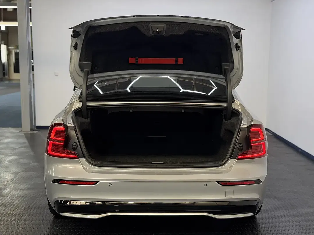 Volvo S60 AWD Ultimate Dark - Thumbnail 7