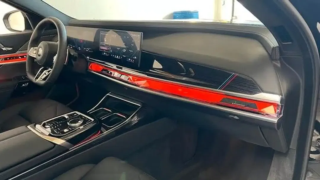 BMW 740 xDrive M Sport Pro - Thumbnail 10
