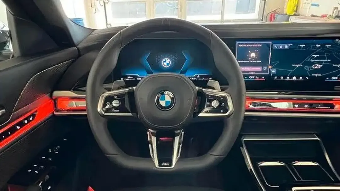 BMW 740 xDrive M Sport Pro - Thumbnail 11