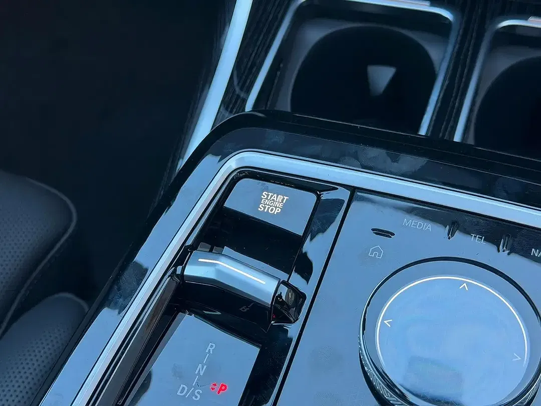 BMW 740 xDrive M Sport Pro - Thumbnail 17