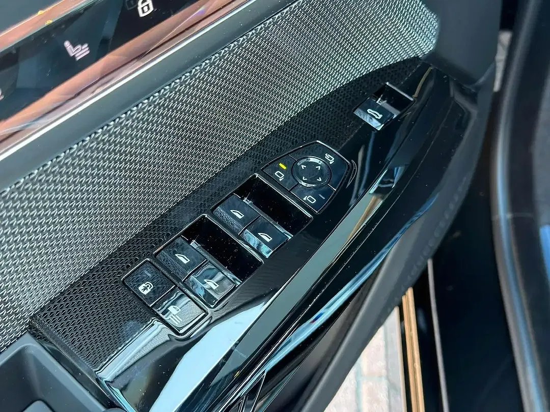 BMW 740 xDrive M Sport Pro - Thumbnail 28