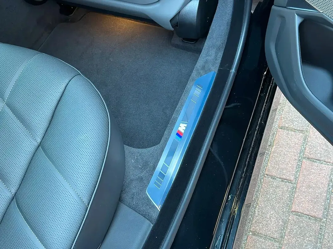 BMW 740 xDrive M Sport Pro - Thumbnail 38