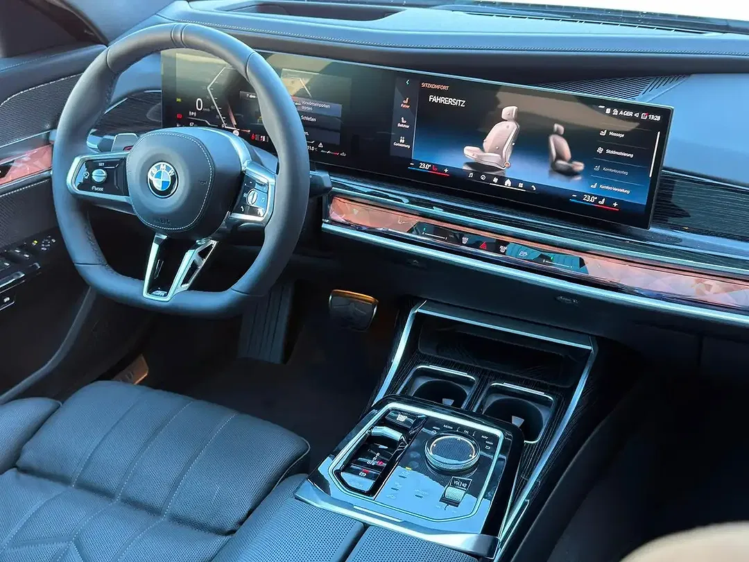 BMW 740 xDrive M Sport Pro - Thumbnail 41