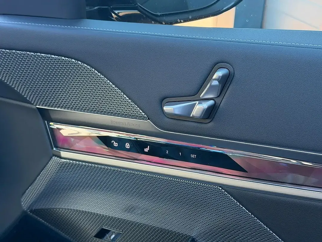 BMW 740 xDrive M Sport Pro - Thumbnail 45