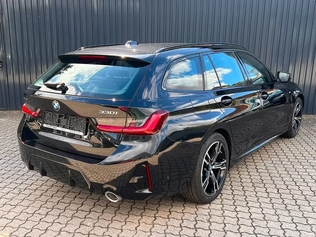 BMW 330 xDrive Touring M Sport - Thumbnail 9