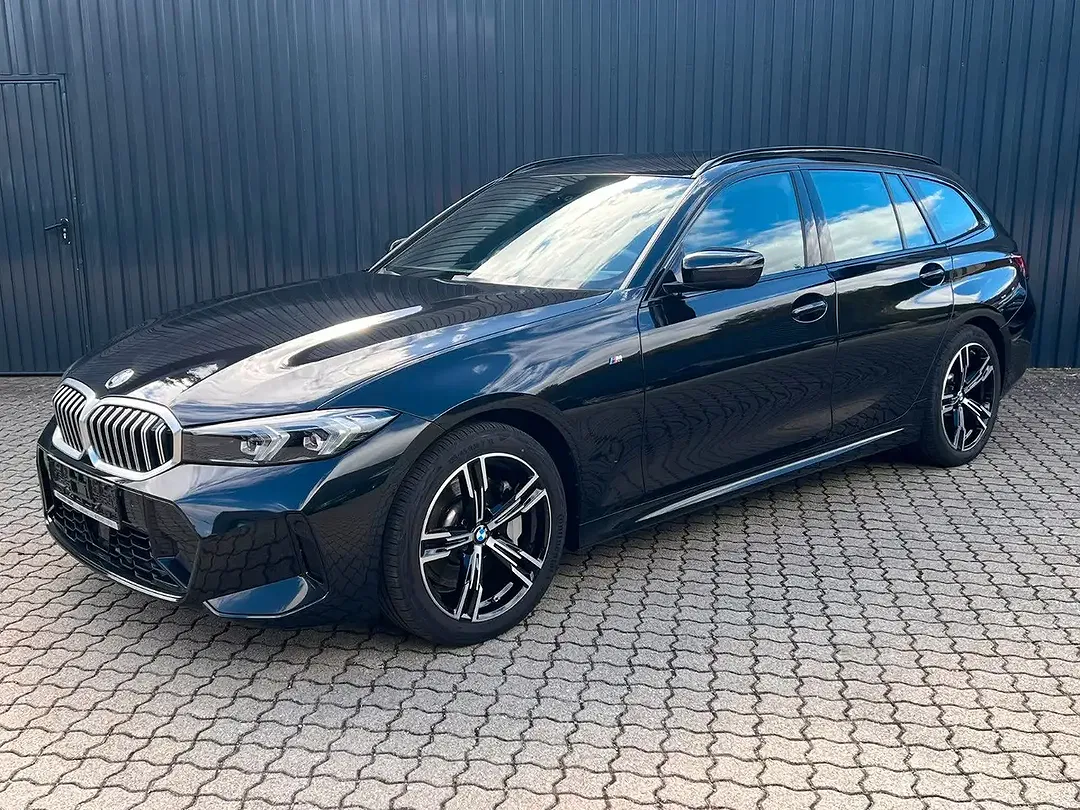 BMW 330 xDrive Touring M Sport - Thumbnail 2