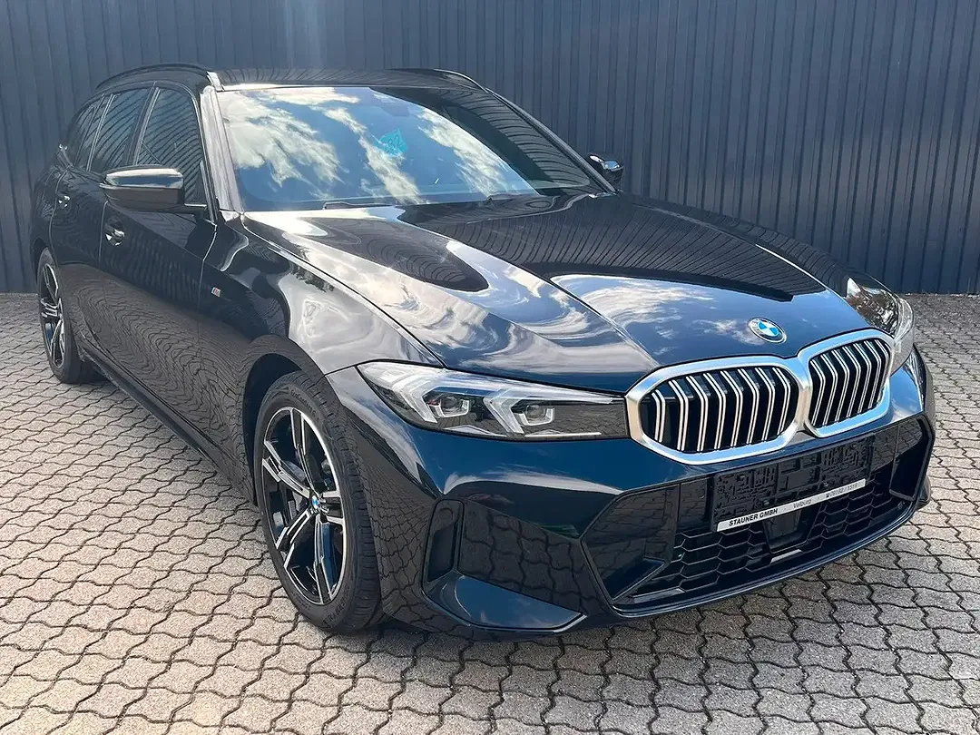 BMW 330 xDrive Touring M Sport - Thumbnail 4