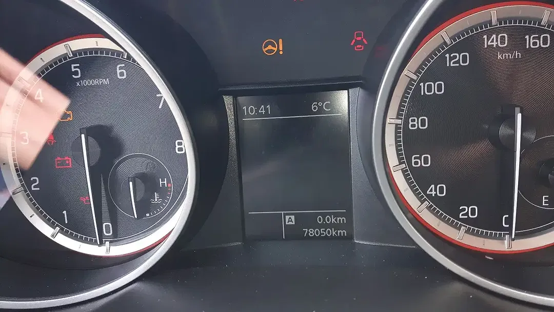 Suzuki Swift Hybrid 1.2 AllGrip Comfort - Thumbnail 10