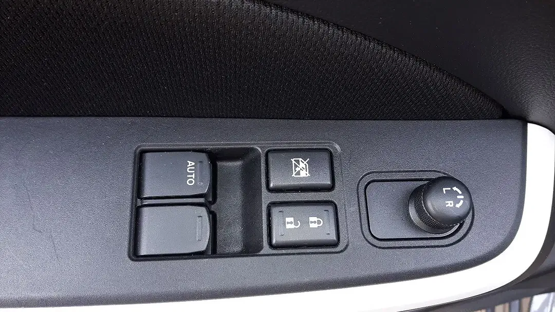 Suzuki Swift Hybrid 1.2 AllGrip Comfort - Thumbnail 6