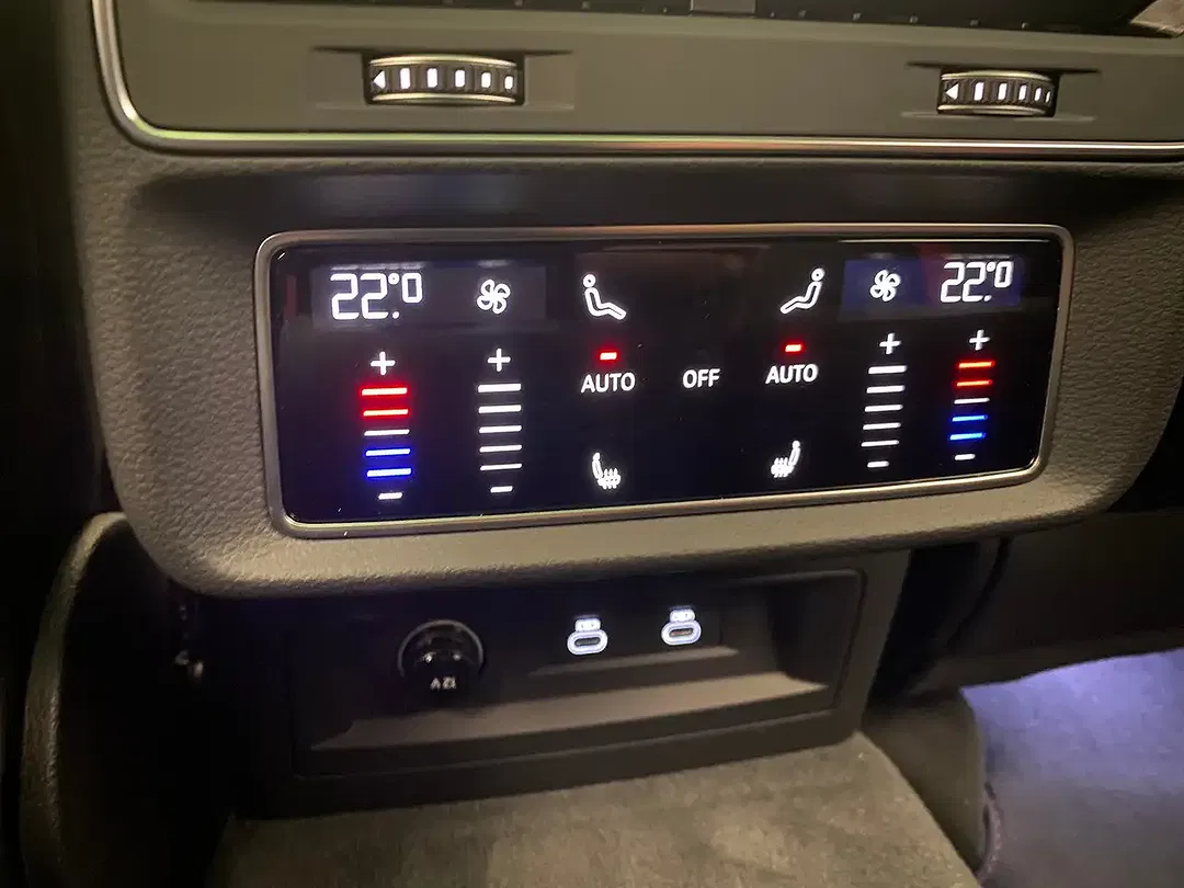 Audi SQ8 TFSI quattro - foto 15