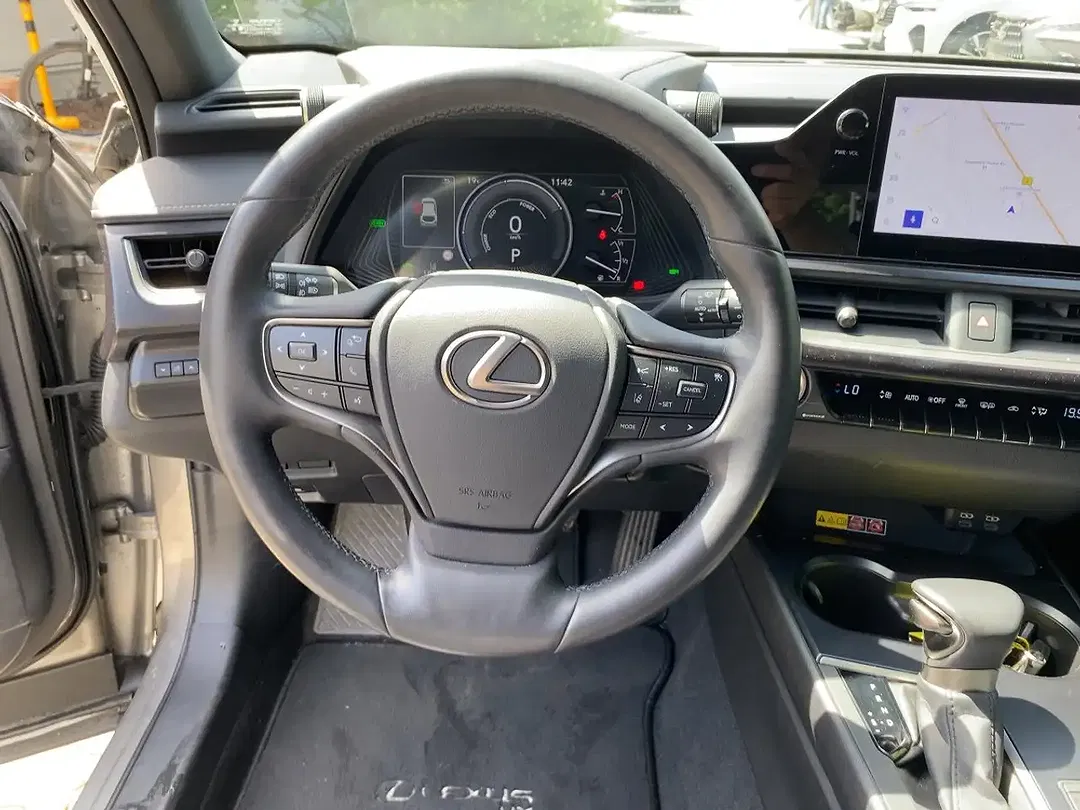 Lexus UX 250h Style Edition - Thumbnail 11