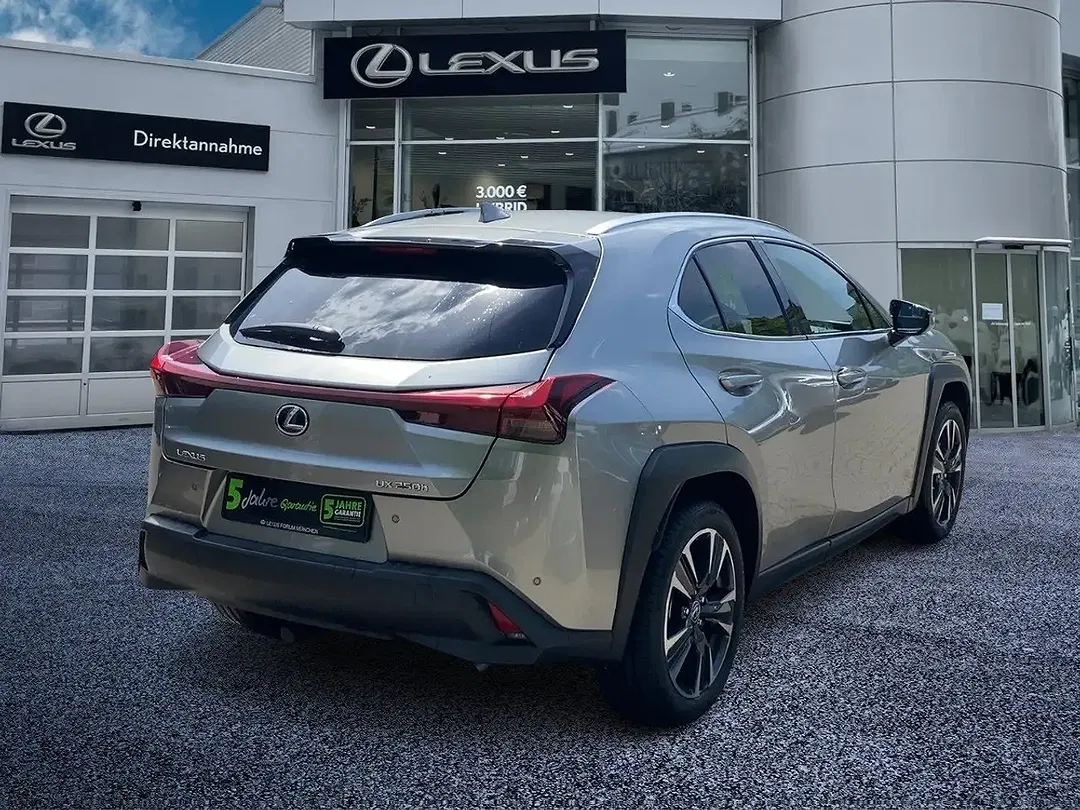 Lexus UX 250h Style Edition - Thumbnail 4