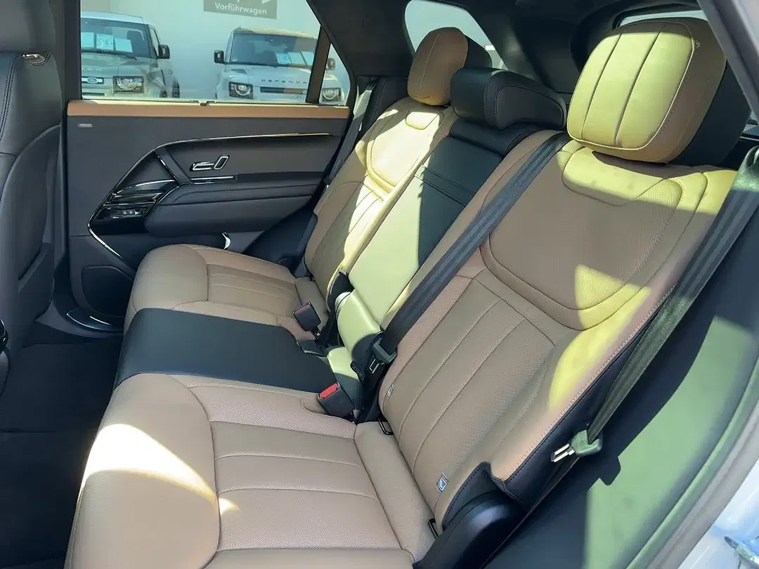 Land Rover Range Rover Sport D350 Autobiography - Thumbnail 9