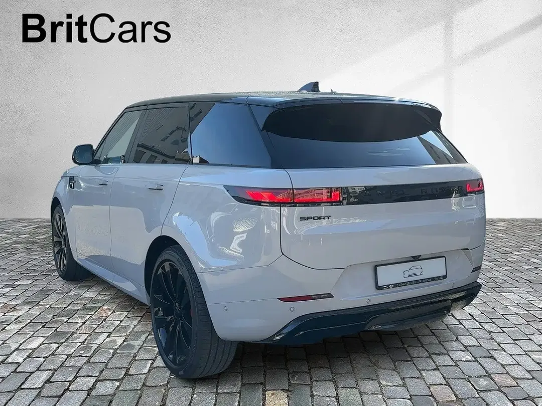 Land Rover Range Rover Sport D350 Autobiography - Thumbnail 3