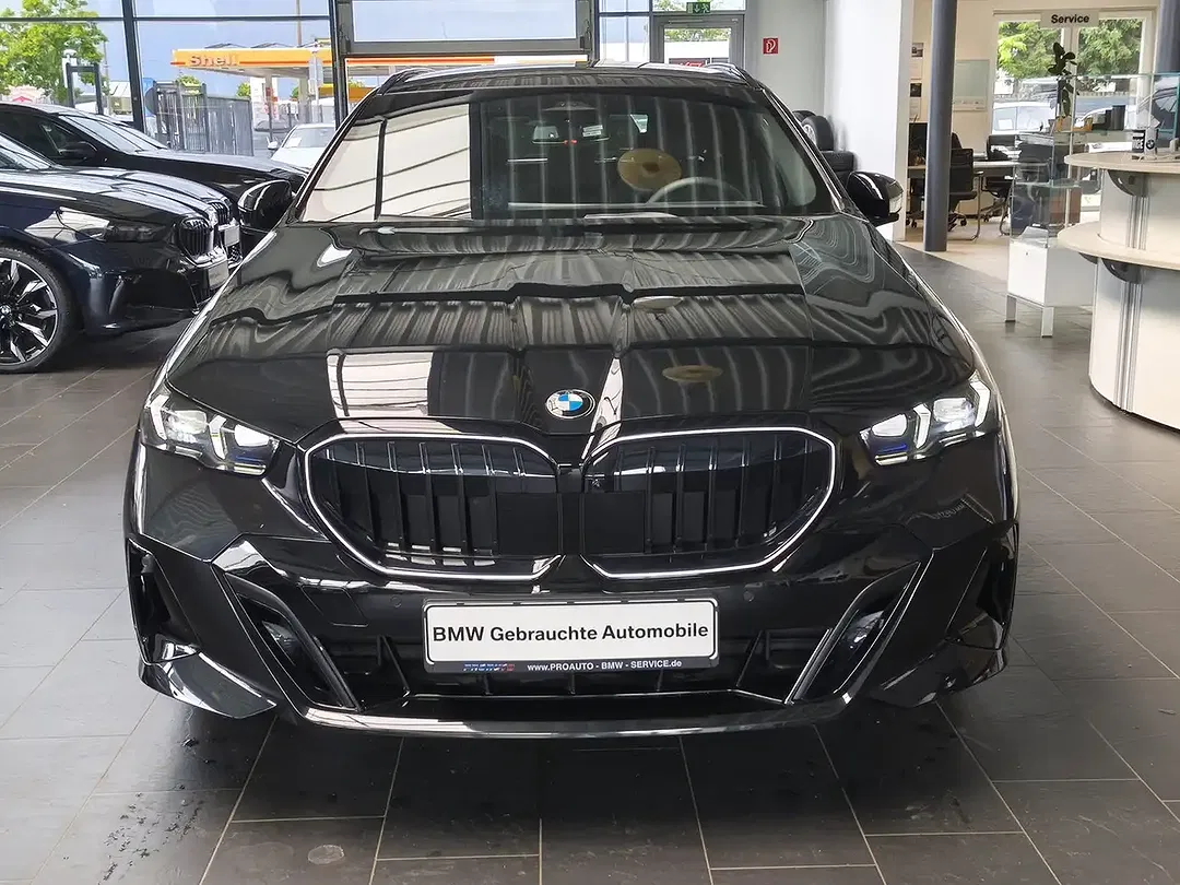 BMW 520 Touring M Sport Pro - Thumbnail 2