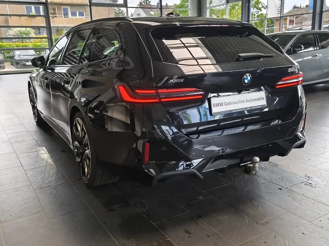 BMW 520 Touring M Sport Pro - Thumbnail 4