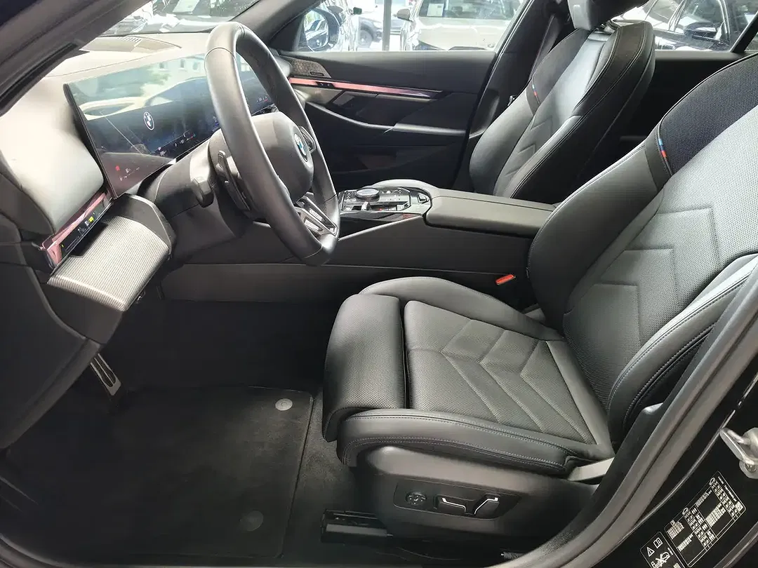 BMW 520 Touring M Sport Pro - Thumbnail 8